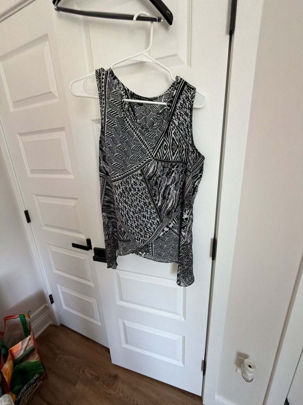 Zac & Rachel Women's Sleeveless Tank Top Black and White Geometric Print Size Me